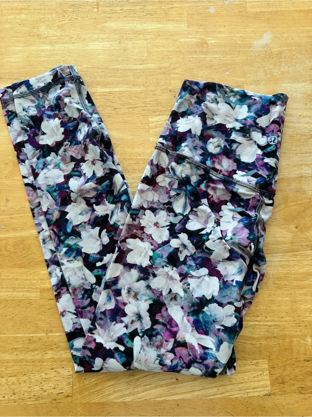 Lululemon leggings size 4